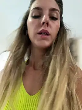 Snapshot of nicole_98 chatting on October 29, 3:58 pm nicole 98 online show from October 29, 3:58 pm