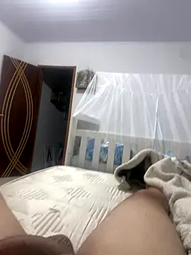 Snapshot of lefararafael chatting on September 30, 2:05 am lefararafael online show from September 30, 2:05 am