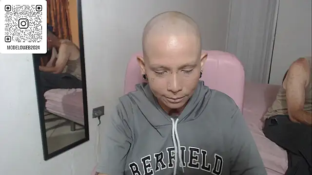 Snapshot of moon_cat85 chatting on February 17, 10:47 pm moon cat85 online show from February 17, 10:47 pm