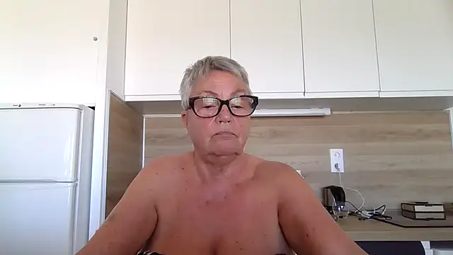 Snapshot of GrannyChrissy68 chatting on September 22, 1:13 pm GrannyChrissy68 online show from September 22, 1:13 pm