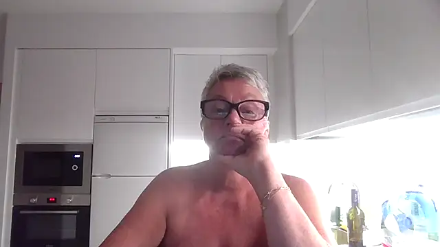 Snapshot of GrannyChrissy68 chatting on October 10, 8:52 pm GrannyChrissy68 online show from October 10, 8:52 pm