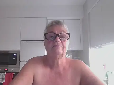 Snapshot of GrannyChrissy68 chatting on October 11, 9:02 pm GrannyChrissy68 online show from October 11, 9:02 pm