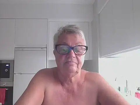 Snapshot of GrannyChrissy68 chatting on October 12, 9:47 pm GrannyChrissy68 online show from October 12, 9:47 pm