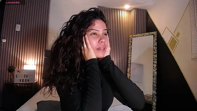 ximena diaz online show from December 14, 8:40 pm