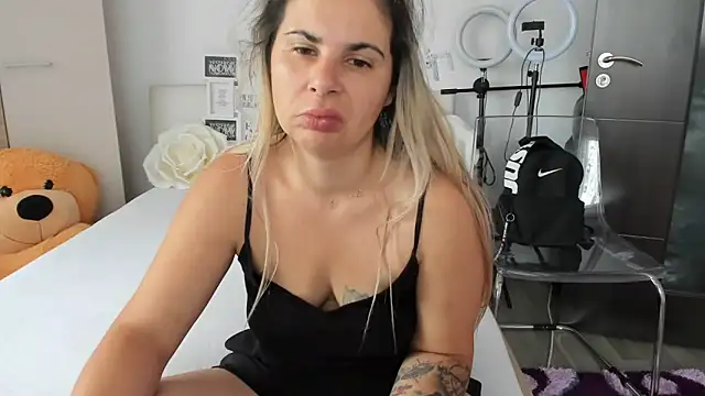 sweetemy4u online show from September 10, 7:19 am