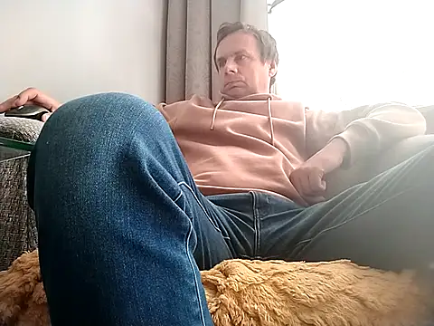 Snapshot of grzes19763 chatting on September 25, 8:51 am grzes19763 online show from September 25, 8:51 am