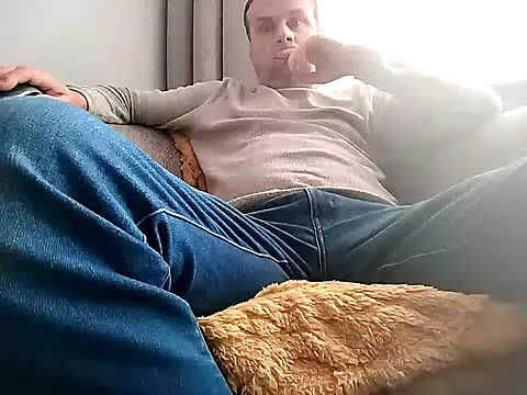 Snapshot of grzes19763 chatting on October 15, 9:42 am grzes19763 online show from October 15, 9:42 am