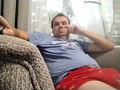 Snapshot of grzes19763 chatting on December 3, 12:36 pm grzes19763 online show from December 3, 12:36 pm