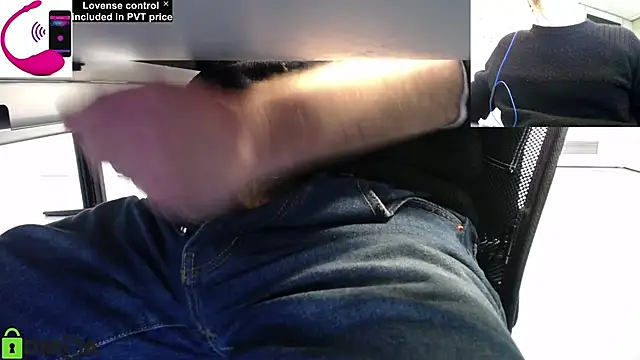 Snapshot of pliko chatting on December 2, 10:50 am pliko online show from December 2, 10:50 am