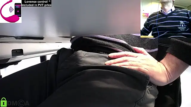 Snapshot of pliko chatting on March 18, 10:03 am pliko online show from March 18, 10:03 am