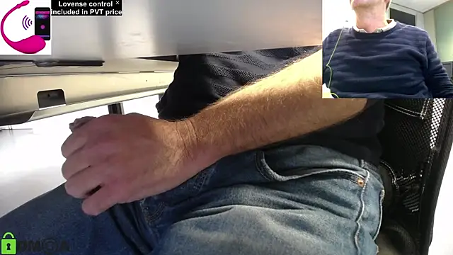 Snapshot of pliko chatting on October 1, 12:55 pm pliko online show from October 1, 12:55 pm