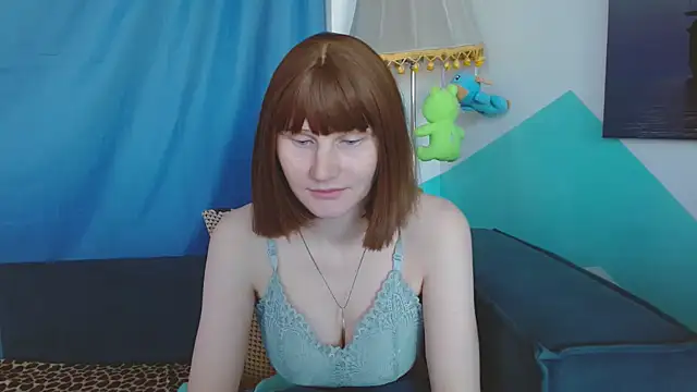 Snapshot of cornflower_mm chatting on October 17, 1:42 am cornflower mm online show from October 17, 1:42 am