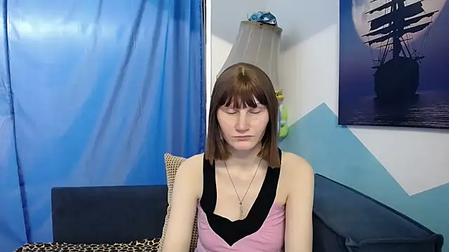 Snapshot of cornflower_mm chatting on January 19, 1:42 am cornflower mm online show from January 19, 1:42 am