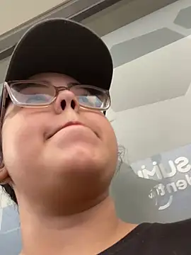 Snapshot of LillyCandy chatting on March 17, 5:38 pm LillyCandy online show from March 17, 5:38 pm