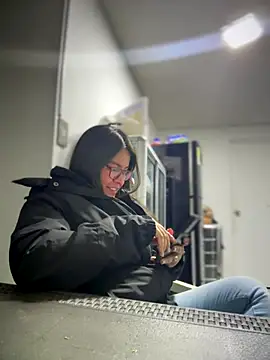 Ixchel Anaid online show from September 15, 1:05 am