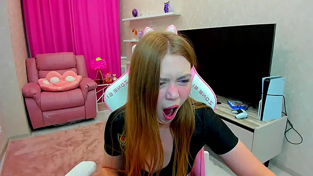 Strawberrye online show from October 17, 3:31 am