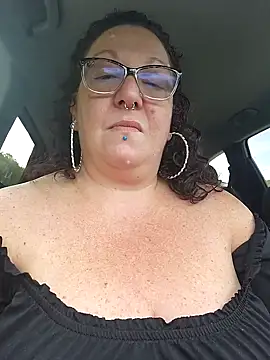 Snapshot of Miss_Phat_Booty chatting on September 13, 8:41 pm Miss Phat Booty online show from September 13, 8:41 pm