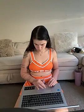 Snapshot of joeystaciee chatting on November 13, 5:23 pm joeystaciee online show from November 13, 5:23 pm