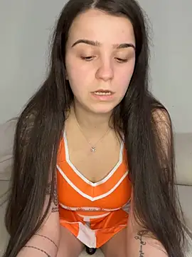 Snapshot of joeystaciee chatting on February 21, 11:39 pm joeystaciee online show from February 21, 11:39 pm