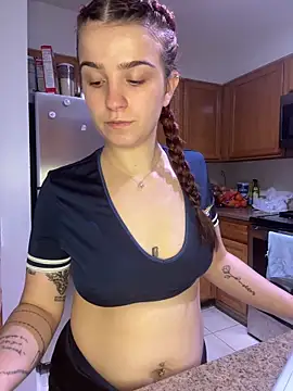 Snapshot of joeystaciee chatting on May 20, 3:29 pm joeystaciee online show from May 20, 3:29 pm