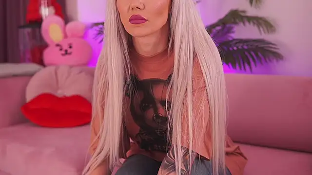 Snapshot of fallingangel chatting on February 5, 4:14 pm fallingangel online show from February 5, 4:14 pm