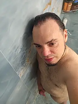 latinoflpr online show from November 28, 11:29 pm