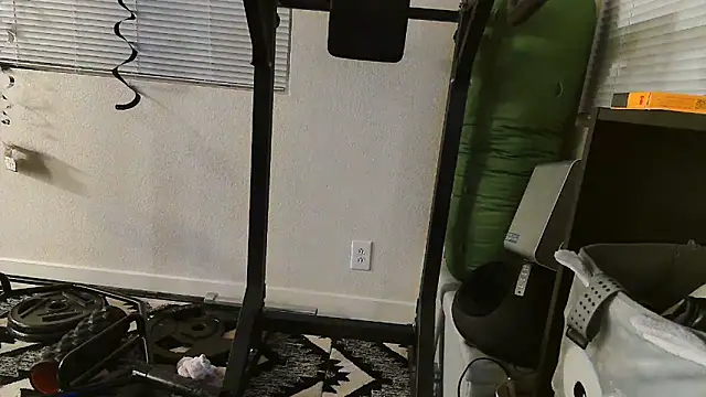 Snapshot of Dick_and_muscles chatting on March 5, 12:11 pm Dick and muscles online show from March 5, 12:11 pm