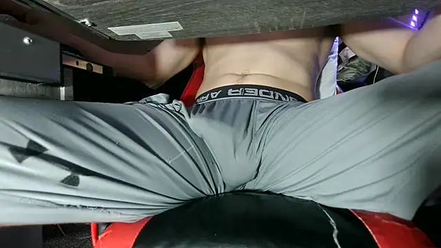 Snapshot of Dick_and_muscles chatting on November 26, 4:02 am Dick and muscles online show from November 26, 4:02 am