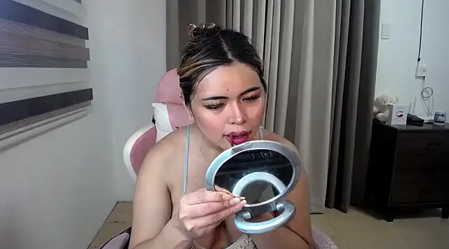 Snapshot of Bombshell_Ashy chatting on February 24, 3:20 pm Bombshell Ashy online show from February 24, 3:20 pm