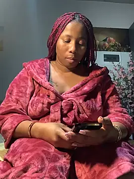 Snapshot of CurvyDesire1 chatting on February 20, 12:41 am CurvyDesire1 online show from February 20, 12:41 am