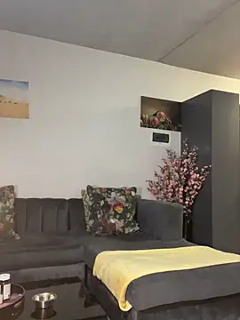 Snapshot of CurvyDesire1 chatting on February 24, 11:41 pm CurvyDesire1 online show from February 24, 11:41 pm