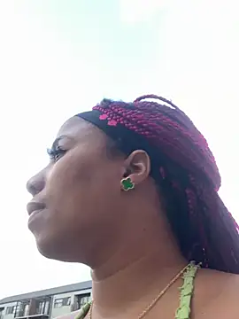 Snapshot of CurvyDesire1 chatting on March 18, 2:59 pm CurvyDesire1 online show from March 18, 2:59 pm