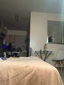 Snapshot of CurvyDesire1 chatting on March 21, 12:29 am CurvyDesire1 online show from March 21, 12:29 am