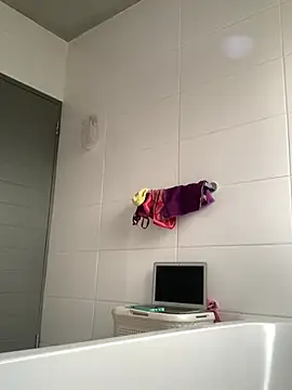 Snapshot of CurvyDesire1 chatting on March 21, 2:18 pm CurvyDesire1 online show from March 21, 2:18 pm