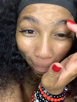 Snapshot of CurvyDesire1 chatting on September 18, 10:34 pm CurvyDesire1 online show from September 18, 10:34 pm