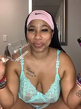 Snapshot of CurvyDesire1 chatting on October 27, 6:34 pm CurvyDesire1 online show from October 27, 6:34 pm