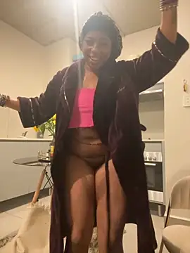 Snapshot of CurvyDesire1 chatting on November 21, 11:58 pm CurvyDesire1 online show from November 21, 11:58 pm