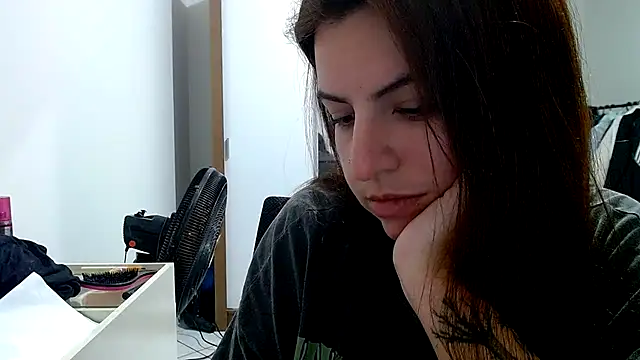 Snapshot of chelbyy chatting on October 31, 5:52 am chelbyy online show from October 31, 5:52 am