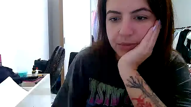 Snapshot of chelbyy chatting on October 31, 5:58 pm chelbyy online show from October 31, 5:58 pm