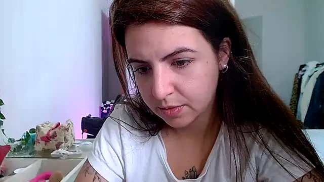 Snapshot of chelbyy chatting on November 8, 3:23 pm chelbyy online show from November 8, 3:23 pm