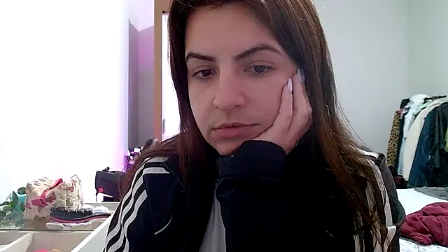 Snapshot of chelbyy chatting on November 9, 3:27 am chelbyy online show from November 9, 3:27 am