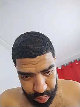 Snapshot of Aroon_Stonne chatting on November 21, 4:44 am Aroon Stonne online show from November 21, 4:44 am