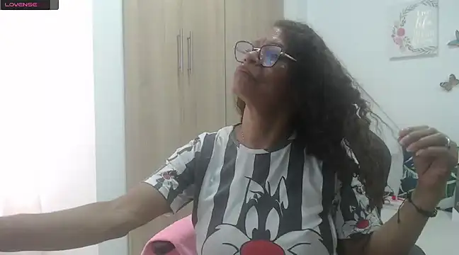 BustyMilf  online show from February 18, 11:44 am