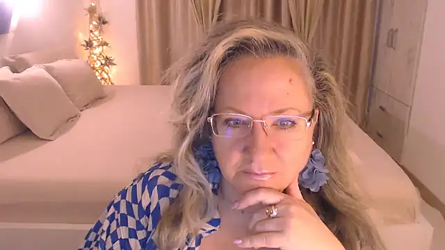 Raisshy online show from October 31, 4:46 am