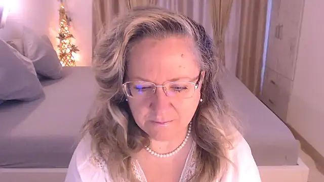 Raisshy online show from November 18, 6:40 am