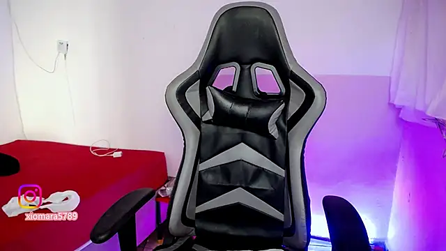 ninatiny online show from December 27, 2:33 pm