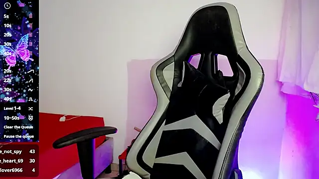 ninatiny online show from January 11, 12:50 pm