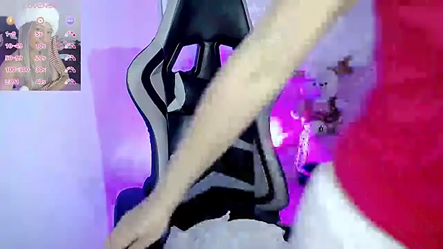 ninatiny online show from March 21, 10:50 am