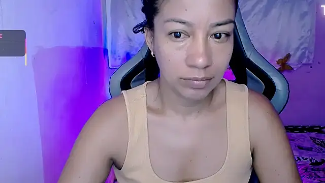 ninatiny online show from October 15, 7:52 am