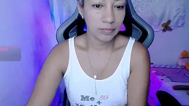 ninatiny online show from November 14, 6:45 am